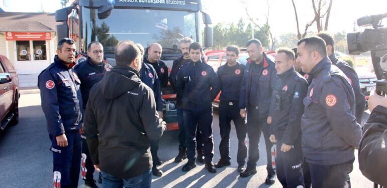 Başkan Böcek’ten Elazığ’a yardım