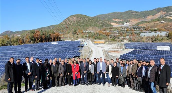 Yücel, Meclis üyelerine projelerini tanıttı