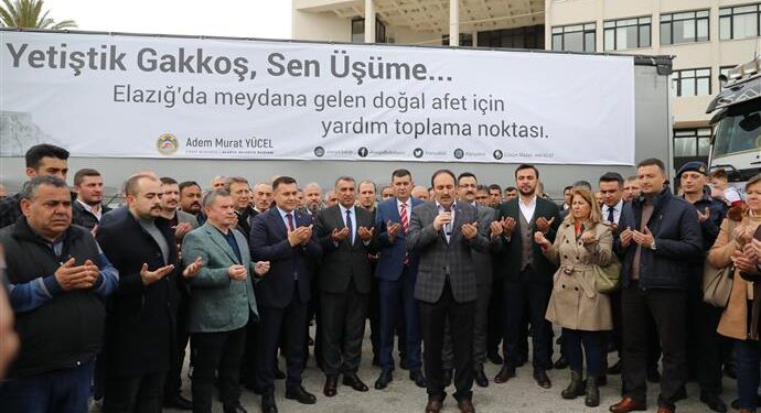 Elazığ yardımları dualarla yola çıktı