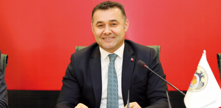 Başkan Yücel mahkumlara tahliye için otobüs yolladı