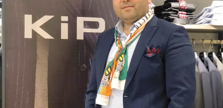 KİP şıklığı 1 yaşında