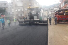 HACET MAHALLESİ’NE SICAK ASFALT