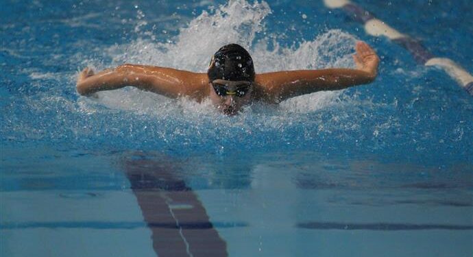 Yüzme yıldızlar grup yarışları başladı