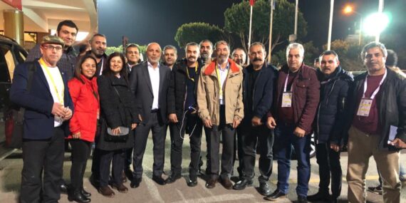 Alanyalı gazetecilerden galibiyet pozu
