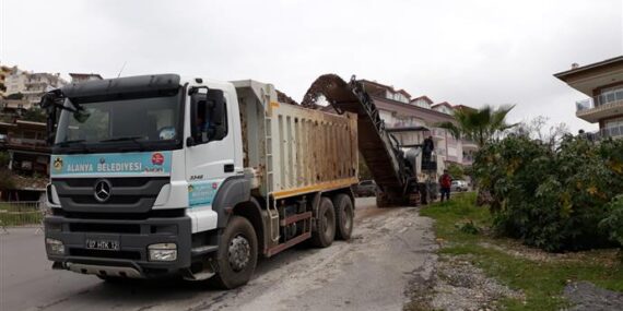 ALANYA BELEDİYESİ PERİYODİK İŞLERİNE DEVAM EDİYOR