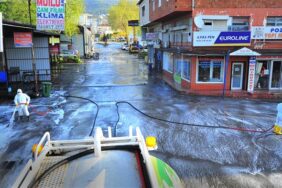 ALANYA BELEDİYESİ SANAYİ BÖLGESİ VE ALT GEÇİTLERİ DEZENFEKTE ETTİ