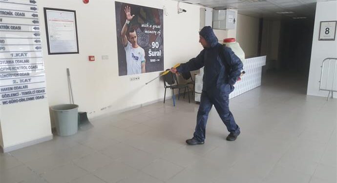 BAHÇEŞEHİR OKULLARI STADYUMU’NDA DEZENFEKSİYON ÇALIŞMASI GERÇEKLEŞTİRİLDİ