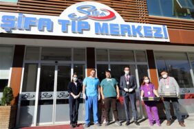 BAŞKAN YÜCEL’DEN SAĞLIK ÇALIŞANLARINA TATLI SÜRPRİZ