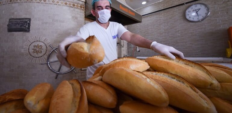 Fırıncılar iki vardiya çalışıyor