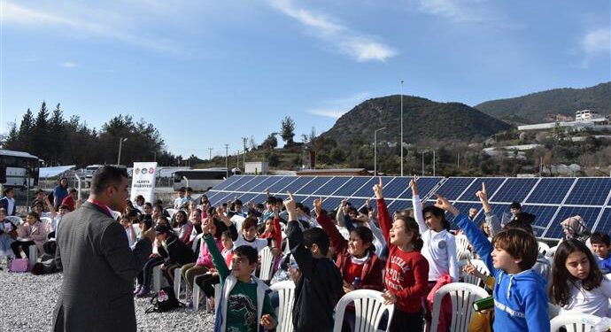 Çevreci öğrenciler GES ile tanışıyor