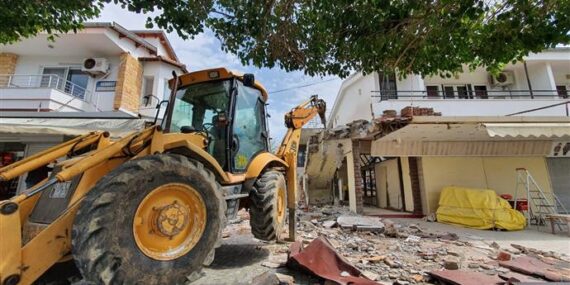 ALANYA BELEDİYESİ AVSALLAR’DA KAÇAK YAPIYA İZİN VERMEDİ