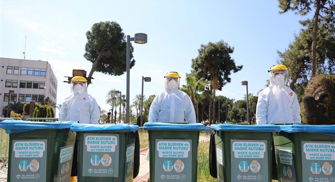 ALANYA BELEDİYESİ’NDEN ATIK MASKE VE ELDİVENE ÖNLEM
