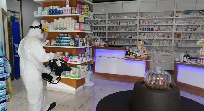ALANYA’DAKİ ECZANELER DEZENFEKTE EDİLDİ