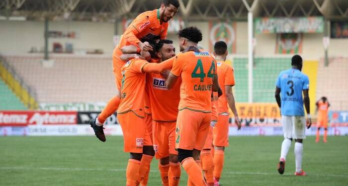 Alanyaspor’da 10 futbolcunun sözleşmesi bitiyor
