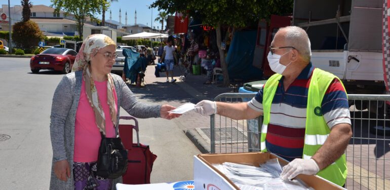 Maskeler Böcek’den