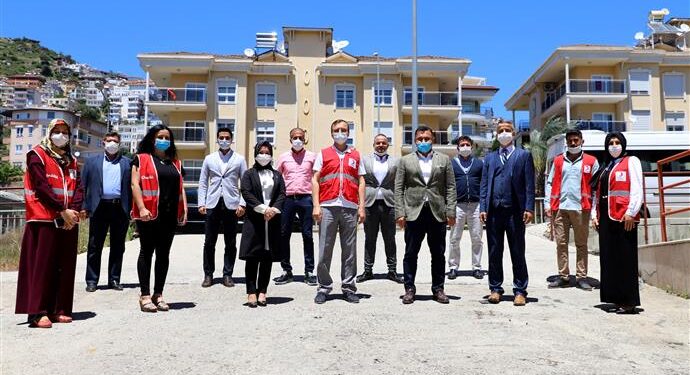 BAŞKAN YÜCEL BAYRAMI KARANTİNADA GEÇİREN VATANDAŞLARI YALNIZ BIRAKMADI