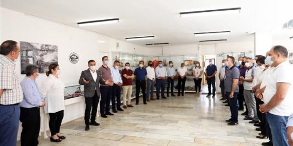 BAŞKAN YÜCEL PERSONELLE BAYRAMLAŞTI