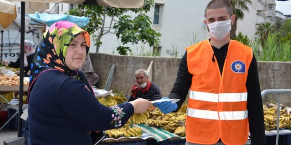 Büyükşehir bugün 2 bin maske dağıttı
