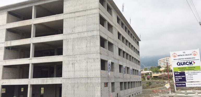 Okul inşaatına korona engeli