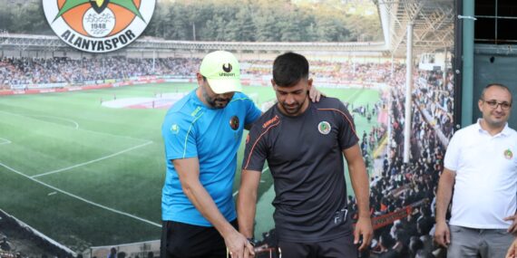 Bakasetas’a sürpriz doğum günü
