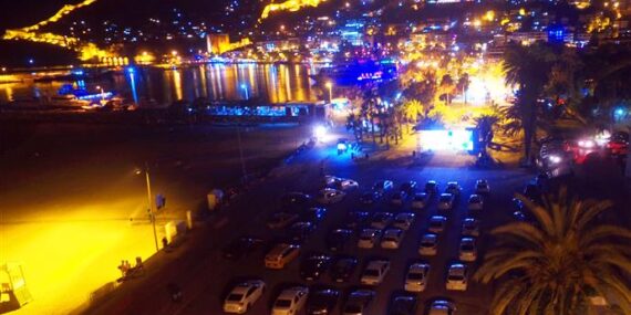 Alanya belediyesi arabalı sinema günleri başladı