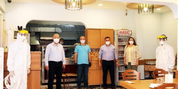 BAŞKAN YÜCEL’DEN ESNAFA ZİYARET