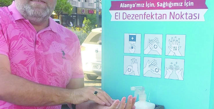 Mahmutlar’da dezenfektan noktası