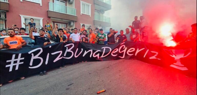 Final coşkusu sokağa taştı