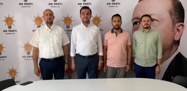 Toklu Mahmutlar’da yeni teşkilat ofisini ziyaret etti