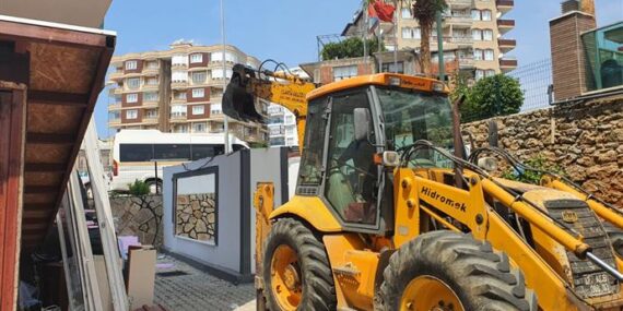 ALANYA BELEDİYESİ’NDEN KAÇAK YAPIYA GEÇİT YOK