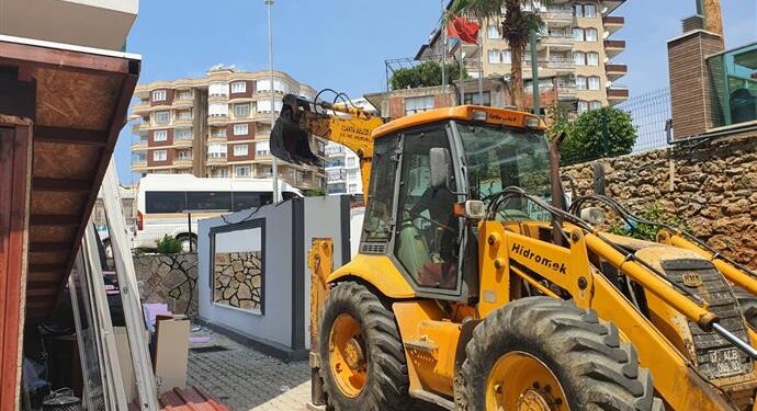 ALANYA BELEDİYESİ’NDEN KAÇAK YAPIYA GEÇİT YOK