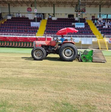 AYTEMİZ ALANYASPOR’UN UEFA’YA KATILMAYA HAK KAZANMASIYLA OBA STADYUMUNDA ÇALIŞMALAR HIZLANDI