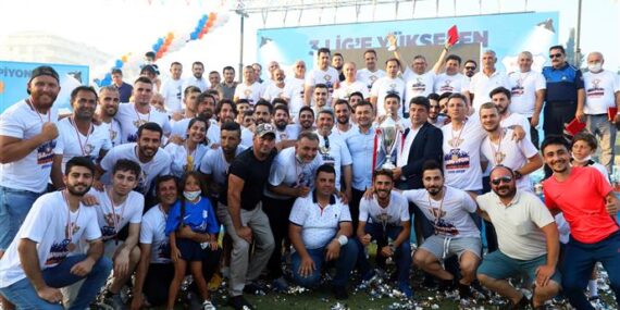 Kestelspor şampiyonluk kupasını aldı