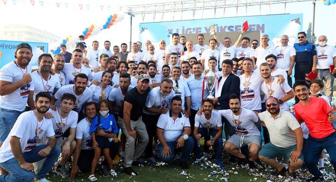 Kestelspor şampiyonluk kupasını aldı