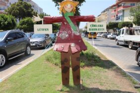 PARK VE BAHÇELER MÜDÜRLÜĞÜ ATATÜRK CADDESİ ÜZERİNDE SANATSAL DOKUNUŞLAR YAPIYOR