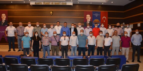 Büyükşehir Alanya’da muhtarları dinledi.