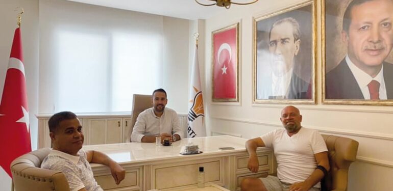 Mahmutlar AK Parti’ye ziyaretçi akını