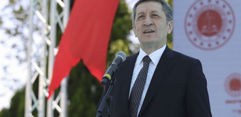 Milli Eğitim Bakanı Selçuk’tan açıklama! Okullar nasıl açılacak?