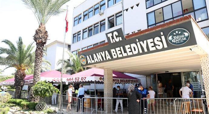 ALANYA BELEDİYE SARAYI’NA COVİD-19 TEDBİRİ