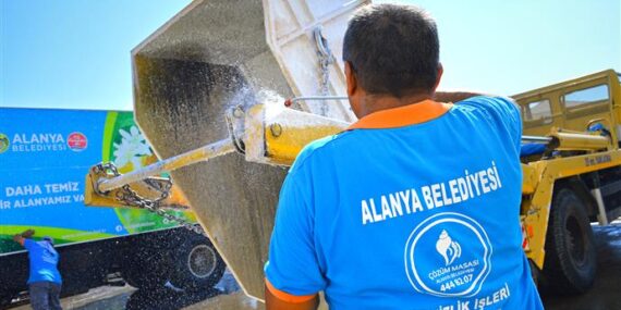 ALANYA BELEDİYESİ KURBAN BAYRAMINDA 3528 TON ATIK TOPLADI
