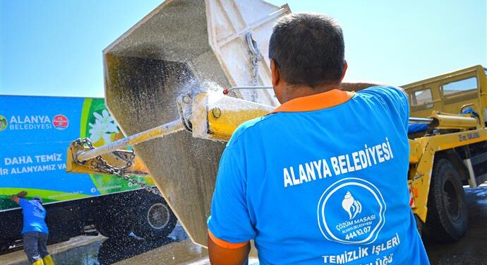 ALANYA BELEDİYESİ KURBAN BAYRAMINDA 3528 TON ATIK TOPLADI