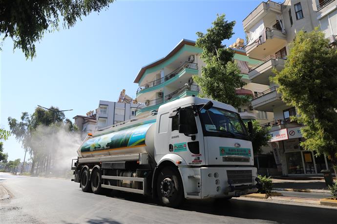 ALANYA SOKAKLARI MİKRONSİS ARACI İLE GÜL KOKUSUNA BÜRÜNDÜ