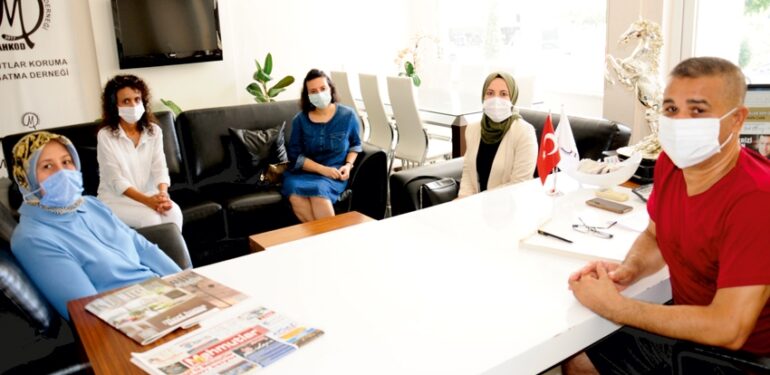 AK Partili Kadınlar Post’ta