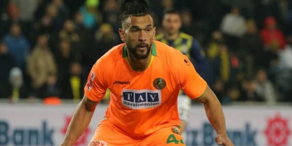 Bulut Caulker’i götürüyor