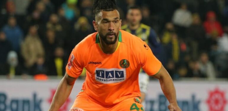 Bulut Caulker’i götürüyor