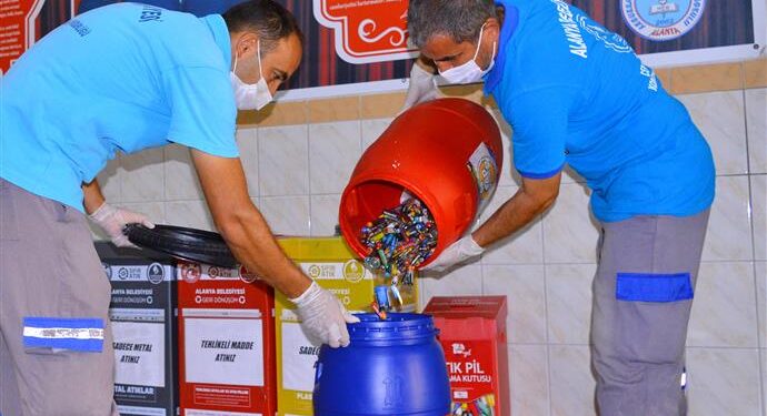 ATIK PİLLERİN TOPLANMASI İLE ÇEVRE KORUNUYOR