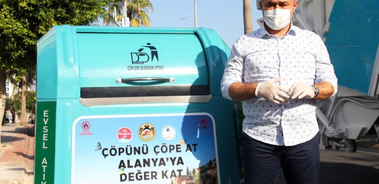 Mahmutlar’a modern çöp konteynırları geldi