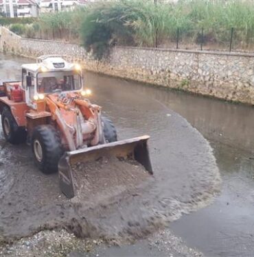 MERKEZ VE KIRSAL MAHALLELERDE KIŞ HAZIRLIKLARI SÜRÜYOR