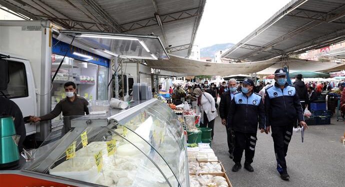 ALANYA BELEDİYE ZABITASI DÜKKAN VE PAZARLARDA DENETİM YAPTI