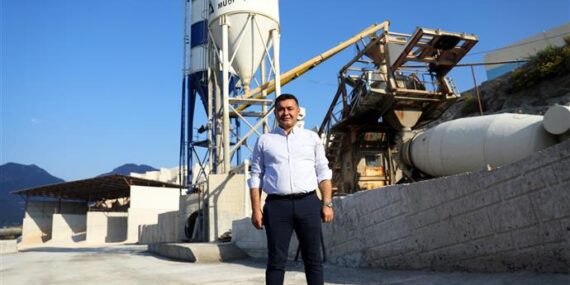ALANYA BELEDİYESİ’NDEN BETON YOL ATAĞI